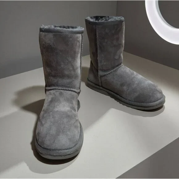 EXCELLENT UGG Classic Short II Suede Boots Gray Twinface Sheepskin Lining 6 - Picture 13 of 13
